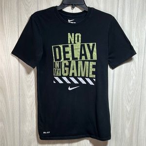 The Nike Tee Dri-Fit short sleeve shirt size small